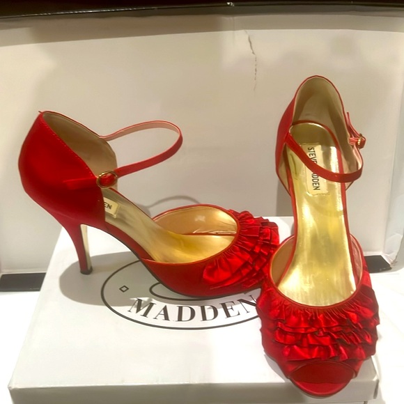 Red satin. Steve Madden heels. 4 inch. 9.5. Open toe. - Picture 3 of 4